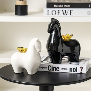 Adorno Pareja De Caballos de Resina Blanco - Negro