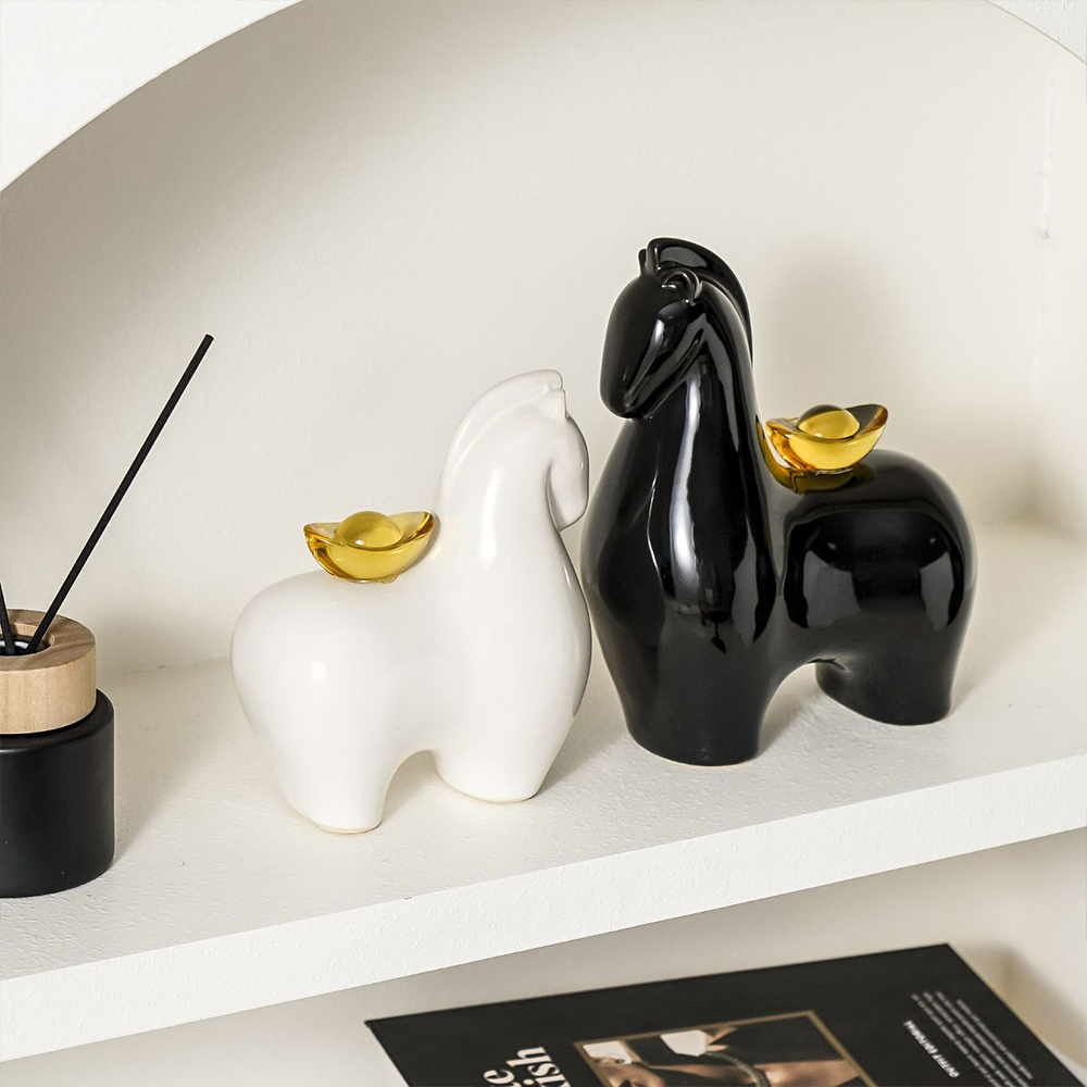 Adorno Pareja De Caballos de Resina Blanco - Negro