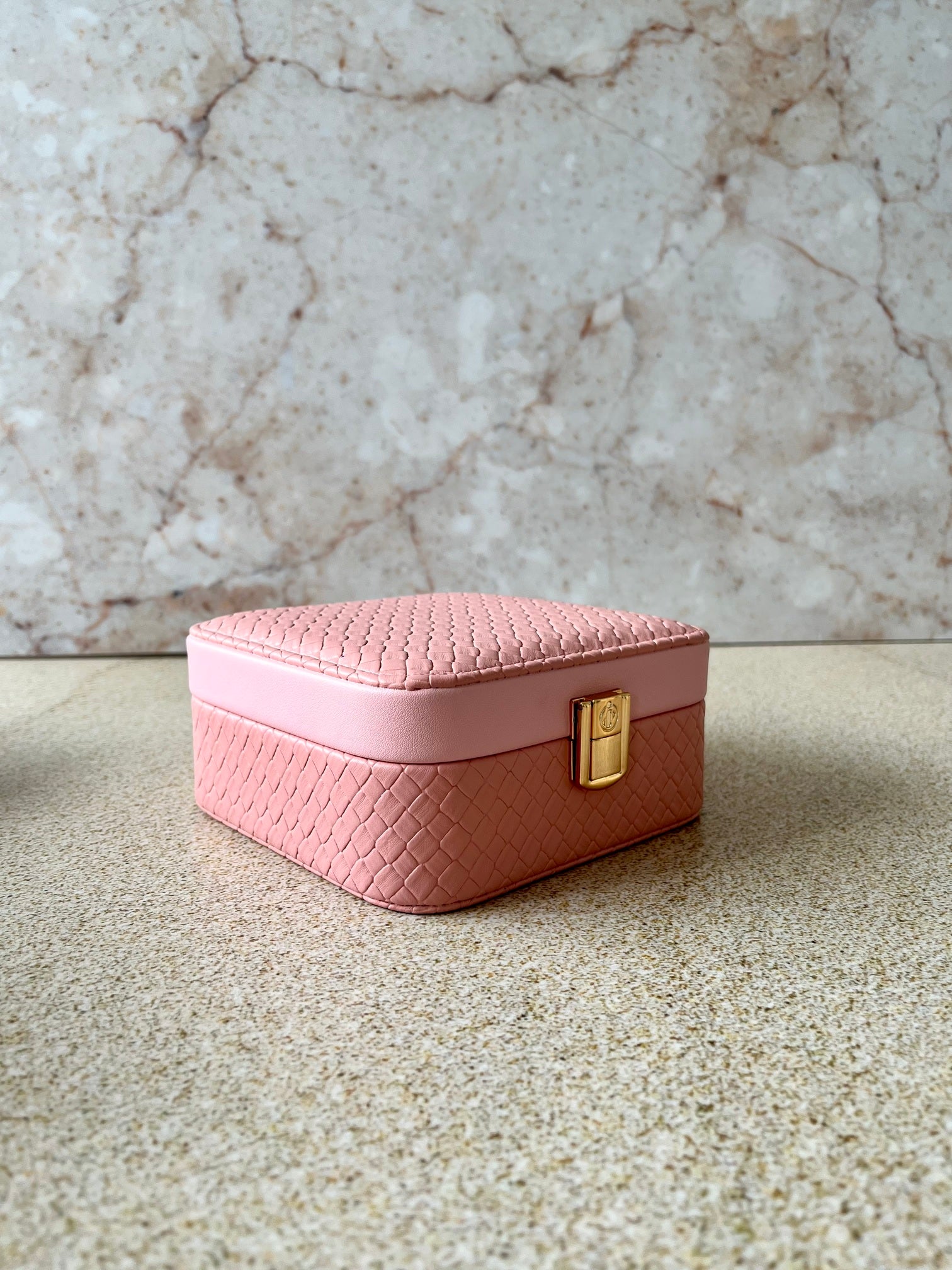 Joyero Cuadrado con cuatro Divisiones