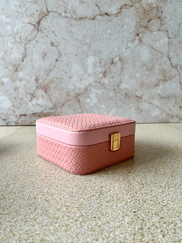 Joyero Cuadrado con cuatro Divisiones